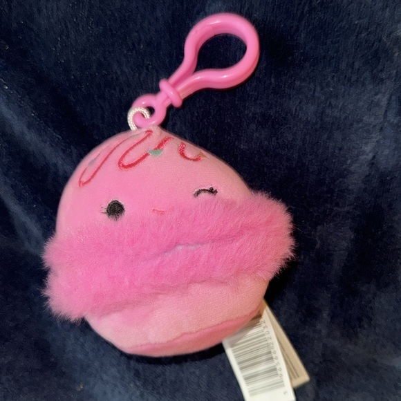 Middy the macaroon valentines squishmallow clip NWT - Picture 1 of 5
